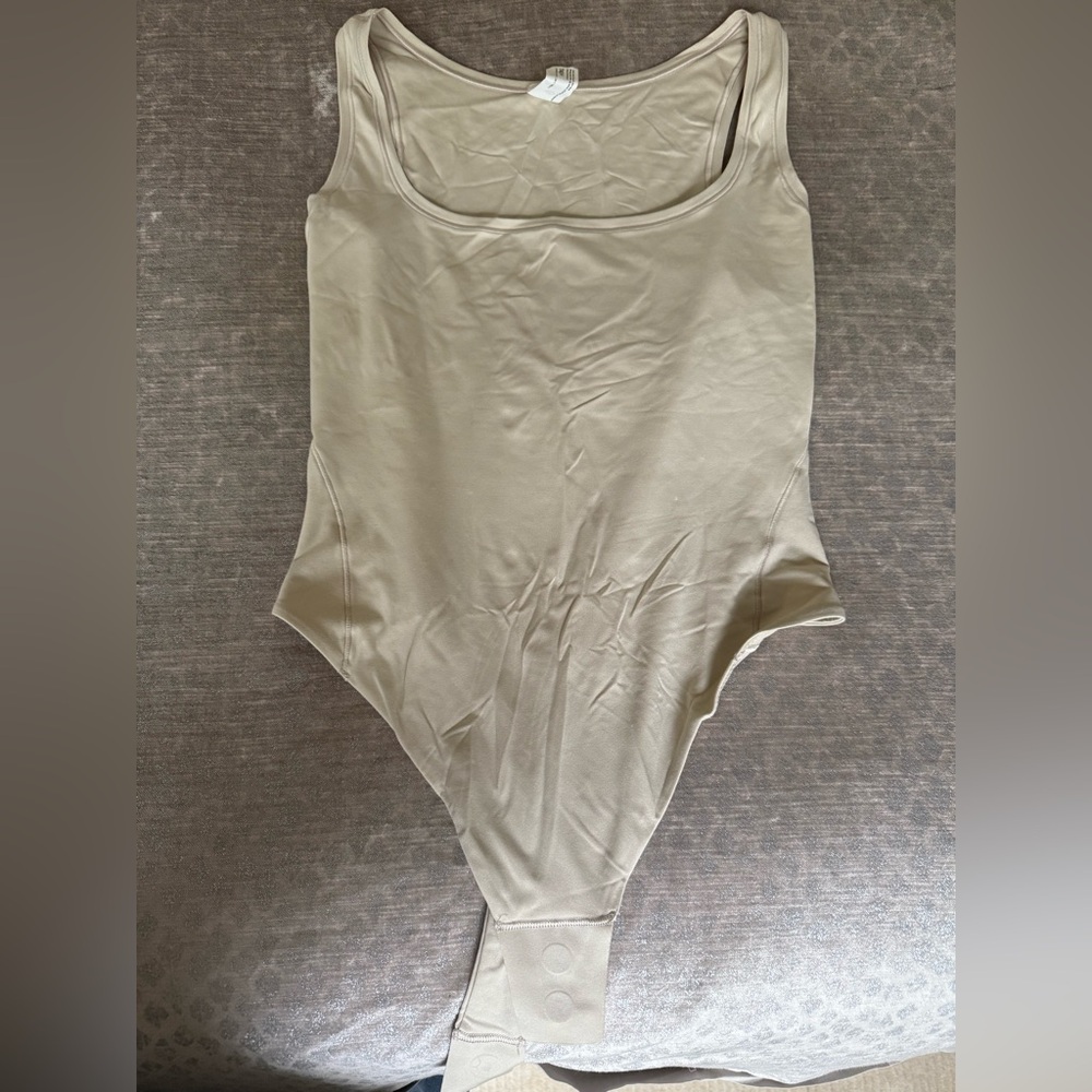 Lululemon Wundermost UltraSoft Nulu Square -Neck Sleeveless Bodysuit Bone Small